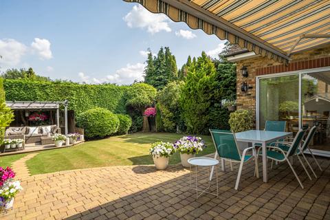3 bedroom detached house for sale, Nightingale Way, Denham