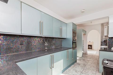 4 bedroom semi-detached house for sale, Kedleston Road, Leicester