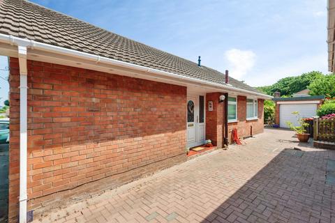 2 bedroom detached bungalow for sale, Cambridge Gardens, Helsby, Frodsham