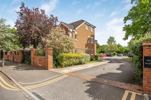 undefined, Warwick Road, Reading