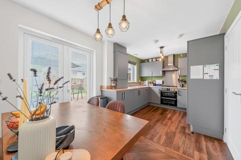 3 bedroom semi-detached house for sale, Sandstone Crescent, Thornliebank, Glasgow, Glasgow City, G46