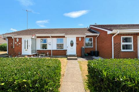2 bedroom terraced bungalow for sale, Burford Gardens, Evesham