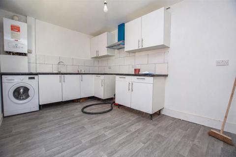 3 bedroom terraced house to rent, Tunmarsh Lane, London, E13