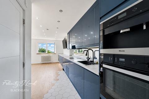 3 bedroom flat for sale, Eglinton Hill, Plumstead