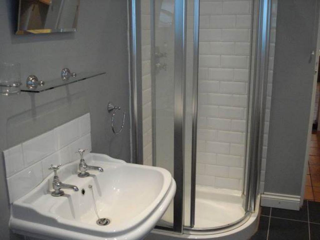 House in Cambridge, Romsey - More