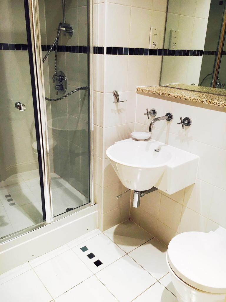 Apartment in Birmingham, Chinese Quarter, Digbeth - View 4