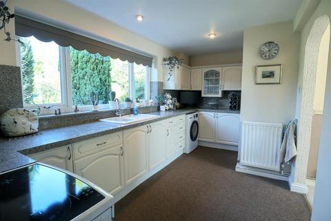 3 bedroom detached house for sale, Oval Close, North Luffenham LE15