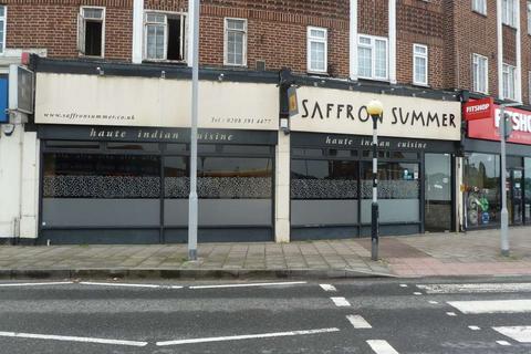 Restaurant to rent, 4-5 Ace Para Chessington KT9 1DR