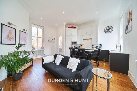 2 bedroom apartment for sale, Brandesbury Square, Devonshire House Brandesbury Square, IG8