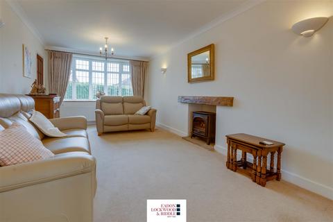 2 bedroom detached bungalow for sale, St. Albans Way, Wickersley, Rotherham