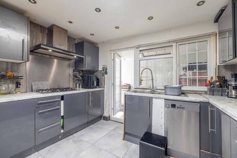undefined, Cumberland Avenue, Slough SL2
