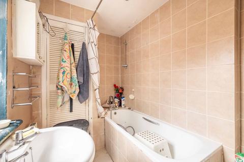 undefined, Cumberland Avenue, Slough SL2