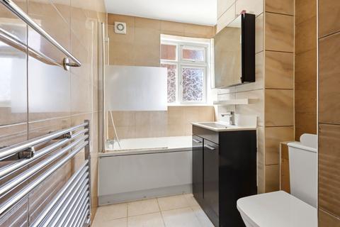 1 bedroom flat for sale, Etchingham Park Road, Solar Court Etchingham Park Road, N3