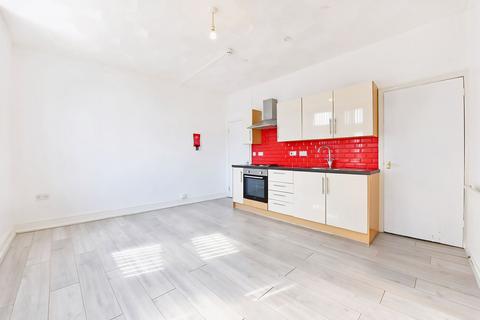 2 bedroom flat to rent, Commercial Street, Newport, NP20