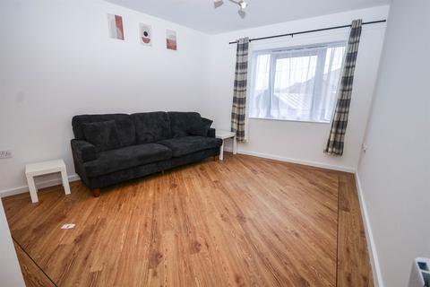 3 bedroom apartment to rent, River View, Low Street, Sunderland