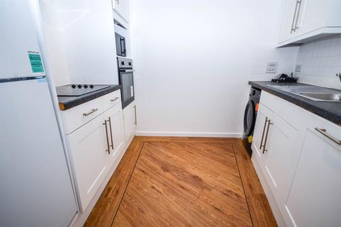 3 bedroom apartment to rent, River View, Low Street, Sunderland