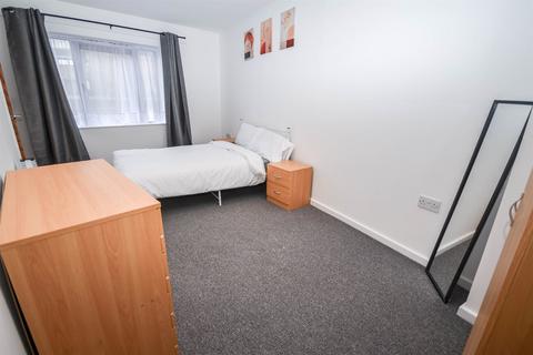 3 bedroom apartment to rent, River View, Low Street, Sunderland