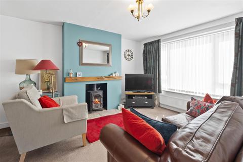 3 bedroom semi-detached house for sale, Tilehurst Drive, Hailsham