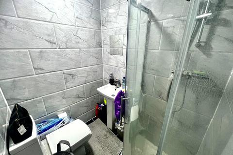 4 bedroom terraced house to rent, Strathmore Avenue, Coventry, CV1