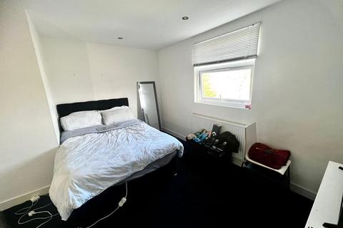 4 bedroom terraced house to rent, Strathmore Avenue, Coventry, CV1