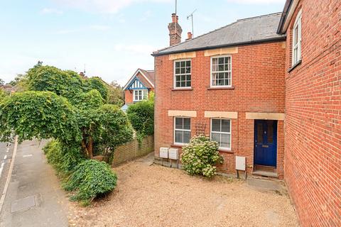 1 bedroom flat for sale, Petworth Road, Surrey GU8