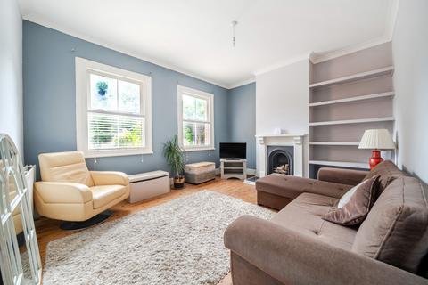 1 bedroom flat for sale, Petworth Road, Surrey GU8