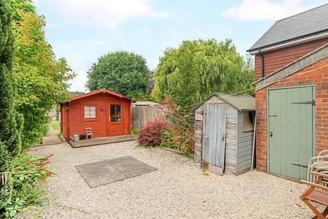 1 bedroom flat for sale, Petworth Road, Surrey GU8