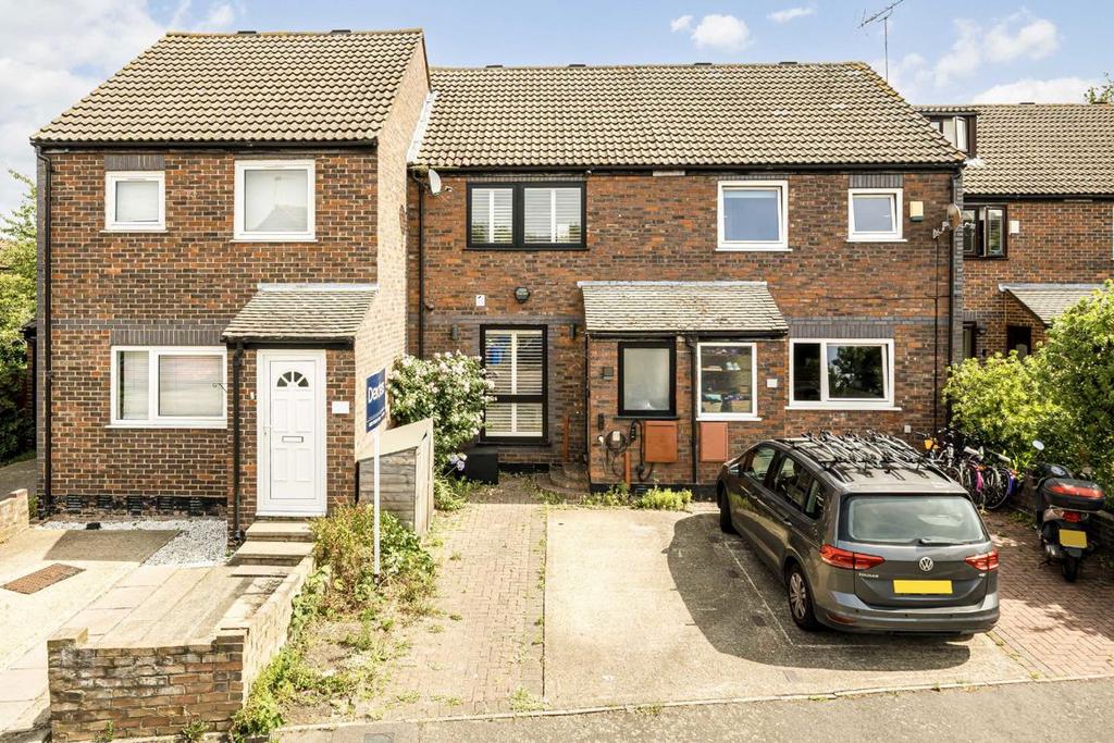Detached house exterior, driveway