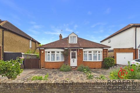 3 bedroom bungalow for sale, Acacia Avenue, Eastcote, HA4