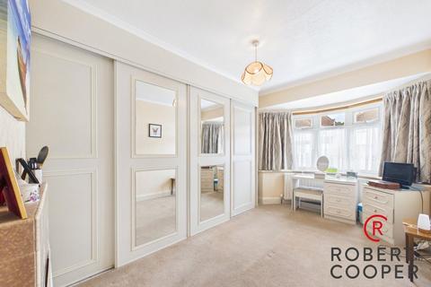 3 bedroom bungalow for sale, Acacia Avenue, Eastcote, HA4