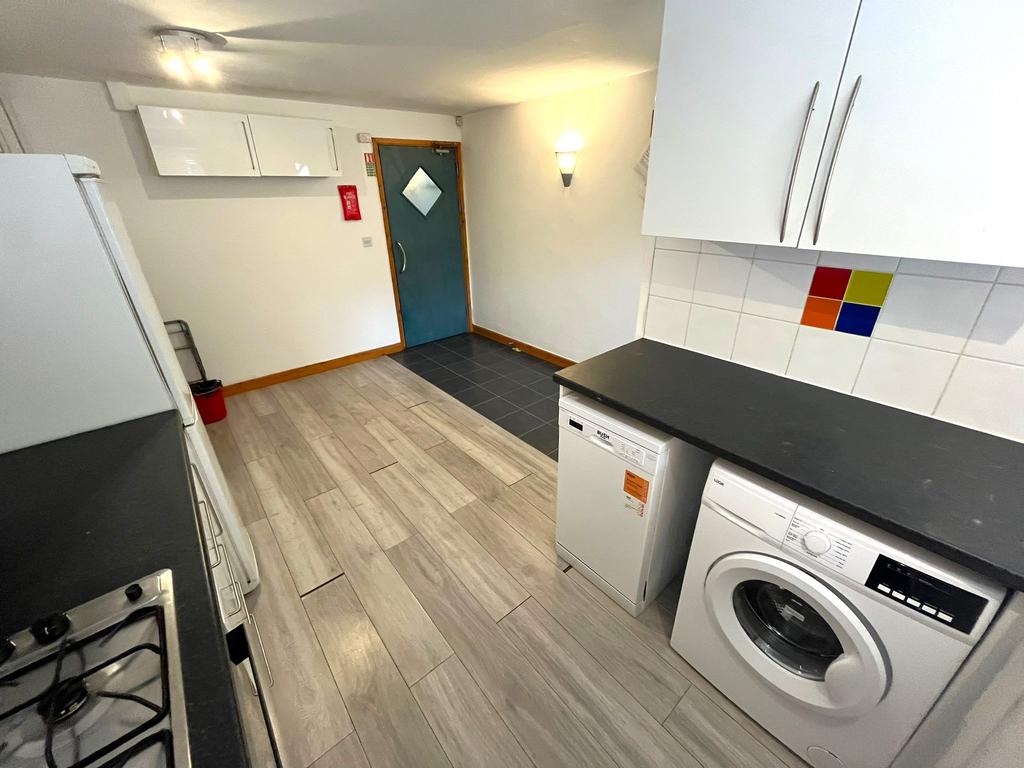 House in Nottingham, Nottinghamshire - View 5