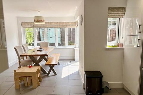 3 bedroom semi-detached house for sale, Sandringham Gardens, Farnborough GU14