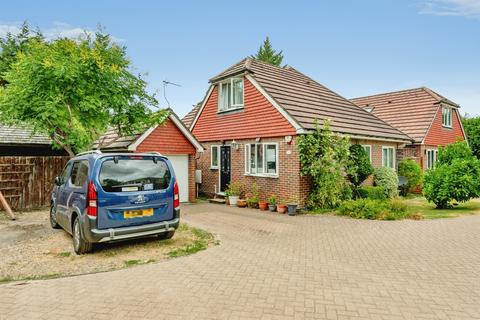 3 bedroom detached house for sale, Tinsley Close, Crawley