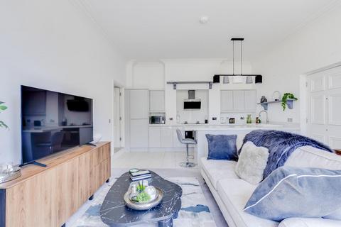 undefined, Apt. 1 Alexandra House, Beach Road, Penarth, CF64 1FN