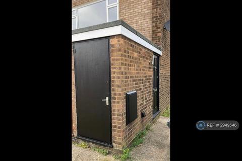 2 bedroom maisonette to rent, Queens Road, Royston, SG8