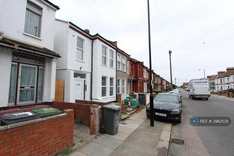Studio to rent, Torridon Road, London, SE6
