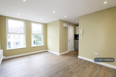 Studio to rent, Torridon Road, London, SE6