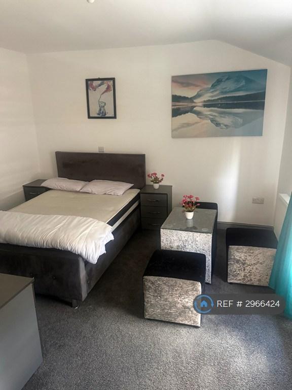 Apartment in Sandwell, West Midlands - View 6