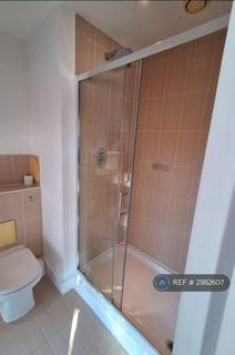 2 bedroom flat to rent, New Dover Road, Canterbury, CT1