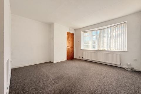 3 bedroom semi-detached house to rent, Derby DE23
