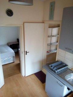 Studio to rent, W Drayton Rd, London, UB8