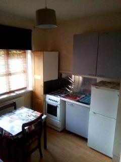 Studio to rent, W Drayton Rd, London, UB8