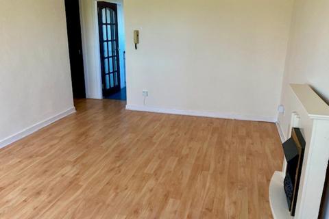 2 bedroom flat to rent, 26 Abbotsford Drive