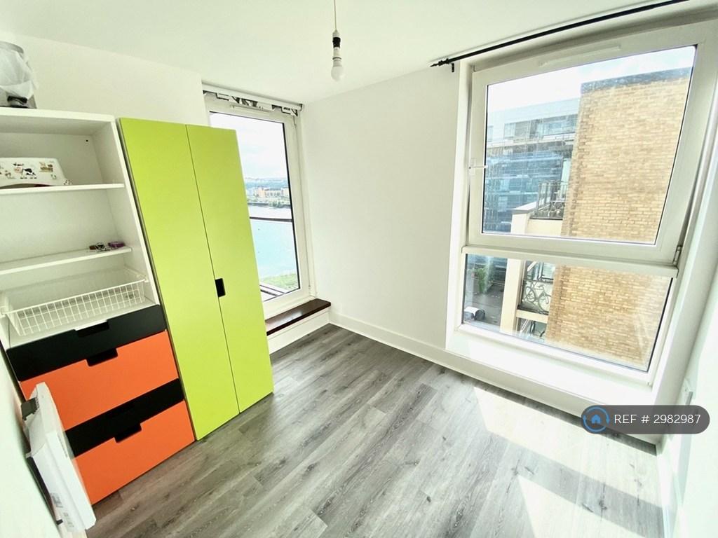 Apartment in Cardiff, Grangetown - View 3