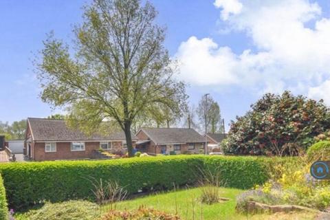 3 bedroom end of terrace house to rent, Moorland Road, Stoke-On-Trent, ST6