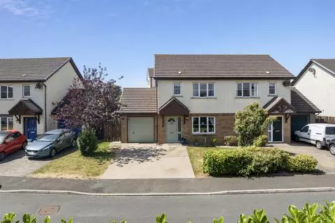 3 bedroom semi-detached house for sale - Bild 2
