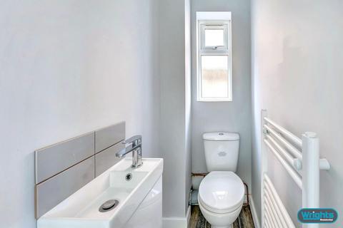 2 bedroom terraced house to rent, Westfield Close, Trowbridge