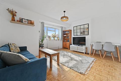 2 bedroom property for sale, Woodridings Close, Pinner