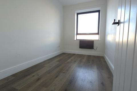 1 bedroom apartment to rent, RM1 1SX