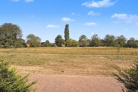 5 bedroom detached house for sale, 51 Buttercup Drive, Daventry, NN11 4FW